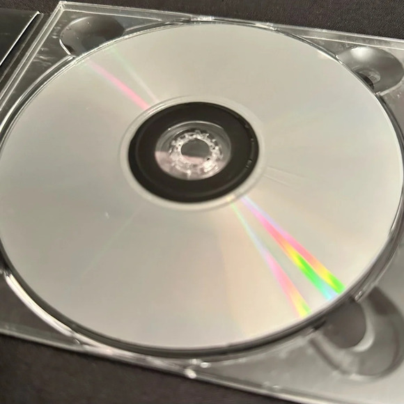 3/20$ New kids on the block greatest hits cd - Picture 3 of 3